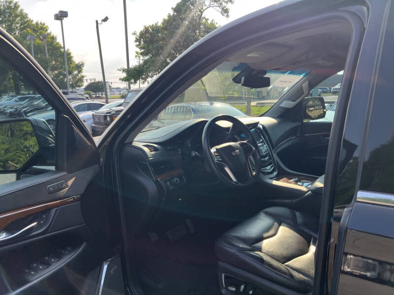 2018 Cadillac Escalade Luxury