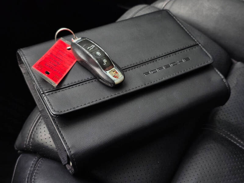 2014 Porsche Cayenne GTS