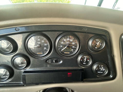 2005 Freightliner XCS Chassis