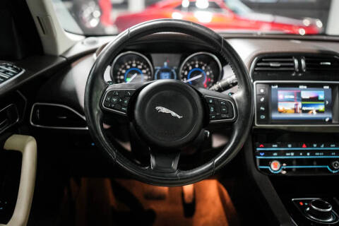 2017 Jaguar F-PACE 35t Prestige