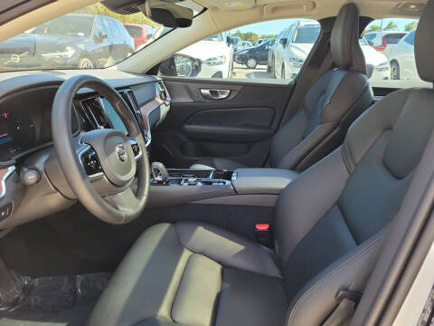 2024 Volvo S60 Recharge T8 Plus Dark Theme