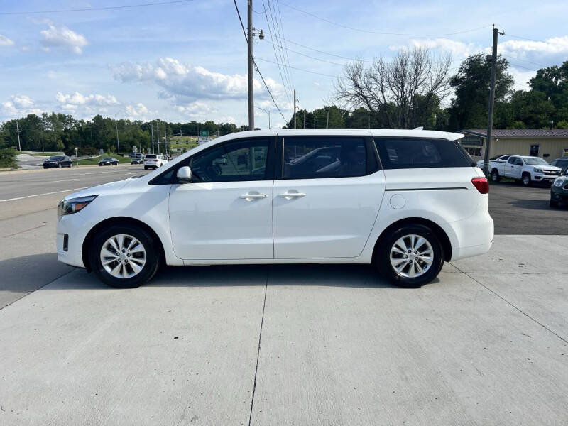 2016 Kia Sedona L