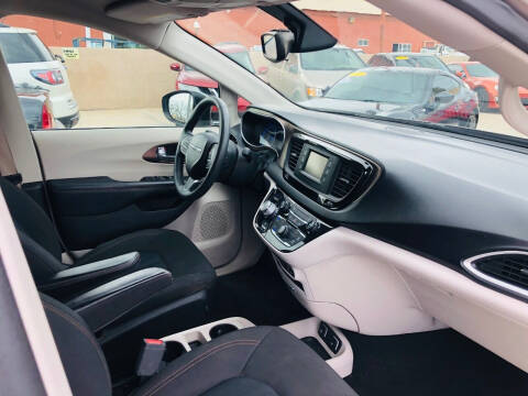 2017 Chrysler Pacifica Touring