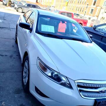 2011 Ford Taurus for sale at GONZALEZ AUTO SALES in Milwaukee WI