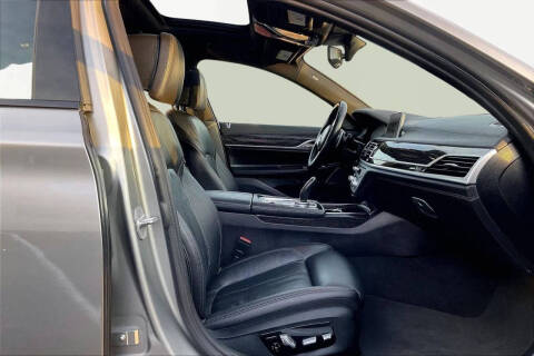 2022 BMW 7 Series 740i