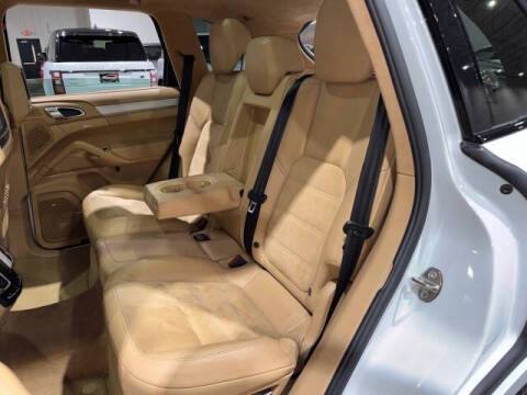 2013 Porsche Cayenne GTS