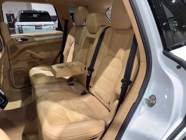 2013 Porsche Cayenne GTS