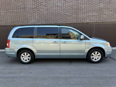 2010 Chrysler Town and Country Touring