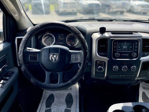 2016 RAM 1500 SLT