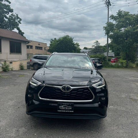 2021 Toyota Highlander for sale at Toms River Auto Sales in Lakewood, NJ