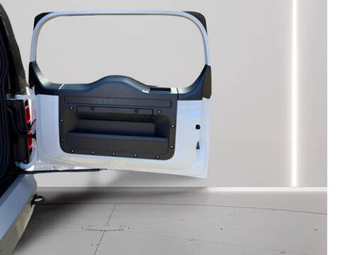 2025 Land Rover Defender 90 P300 S