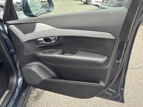 2025 Volvo XC90 B5 Core Bright Theme