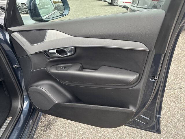 2025 Volvo XC90 B5 Core Bright Theme