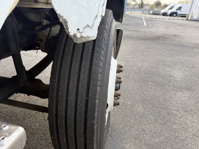 2018 Freightliner M2 106