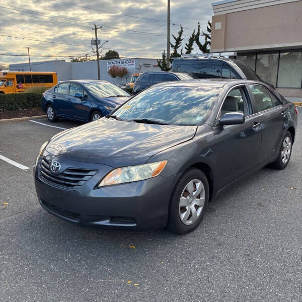 2009 Toyota Camry LE's photo