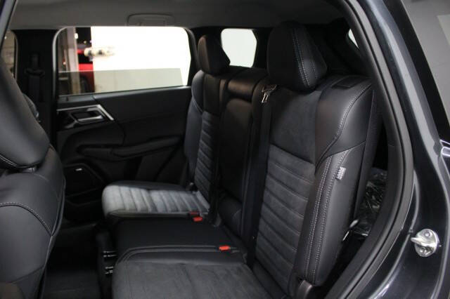 2025 Mitsubishi Outlander SE