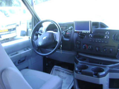 2013 Ford E-Series E-350 SD XLT