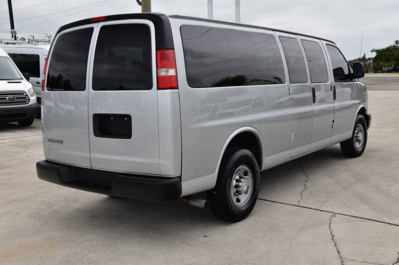 2017 Chevrolet Express LS 3500