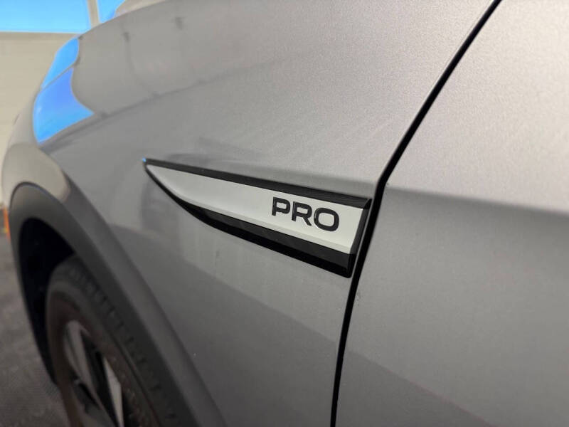 2023 Volkswagen ID.4 Pro