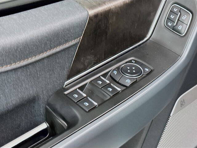 2023 Ford F-150 Lightning Lariat