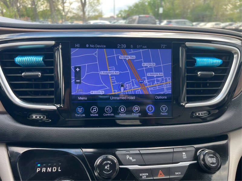 2017 Chrysler Pacifica Touring-L Plus