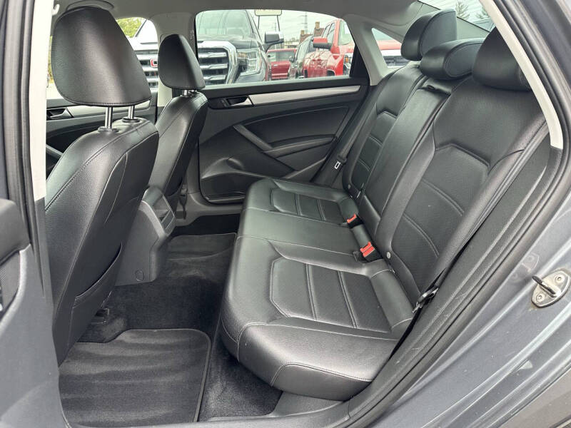 2014 Volkswagen Passat 1.8T Wolfsburg Edition PZEV