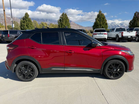 2022 Nissan Kicks SR