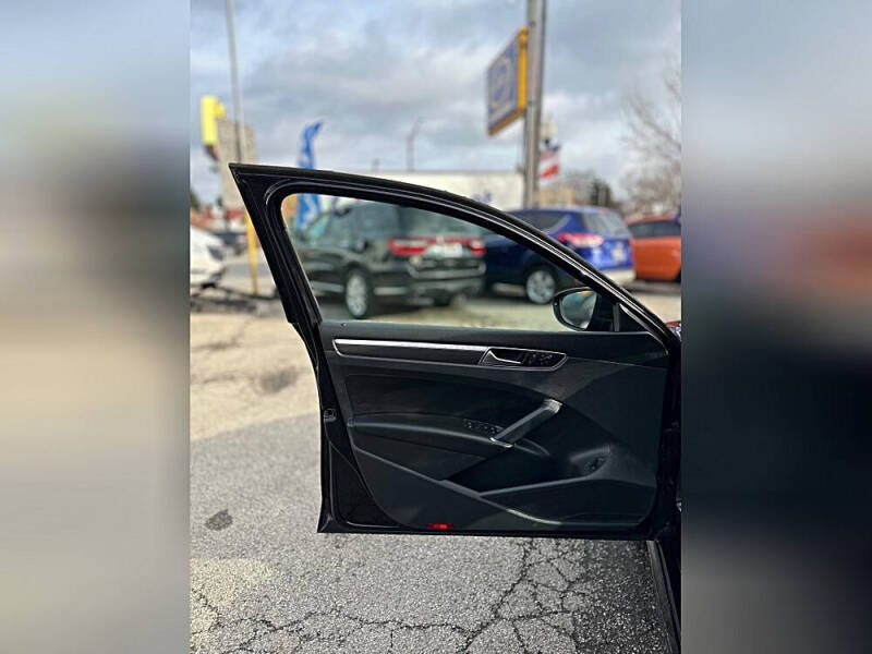 2018 Volkswagen Passat 2.0T R-Line