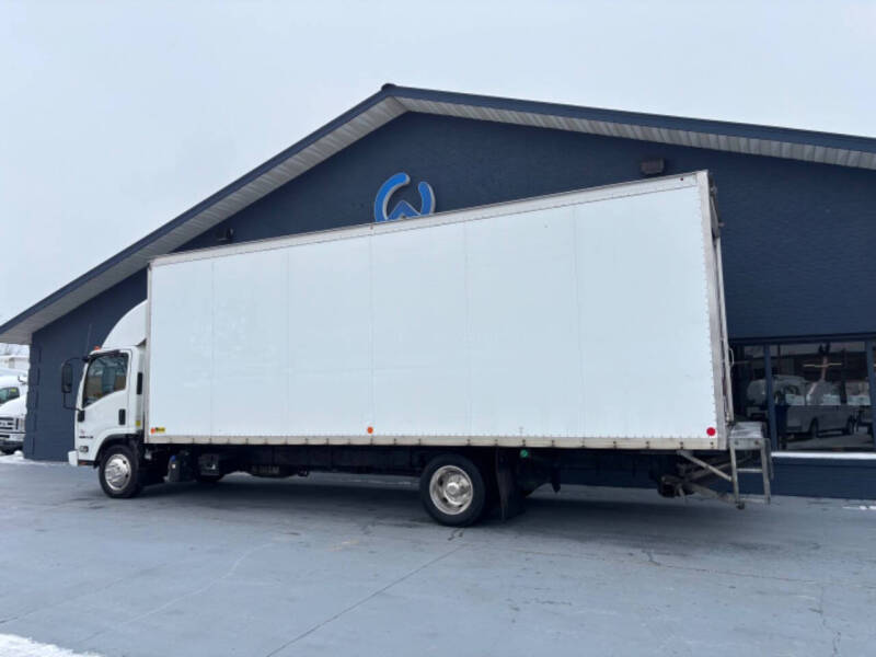 2018 Isuzu NRR 24FT Box Truck
