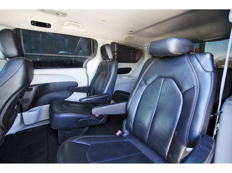 2020 Chrysler Pacifica Touring L