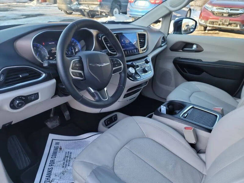 2017 Chrysler Pacifica Touring-L Plus