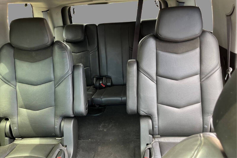 2016 Cadillac Escalade Luxury Collection
