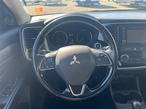 2016 Mitsubishi Outlander SE