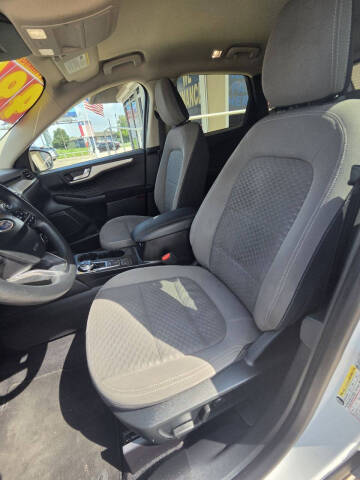 2020 Ford Escape SE