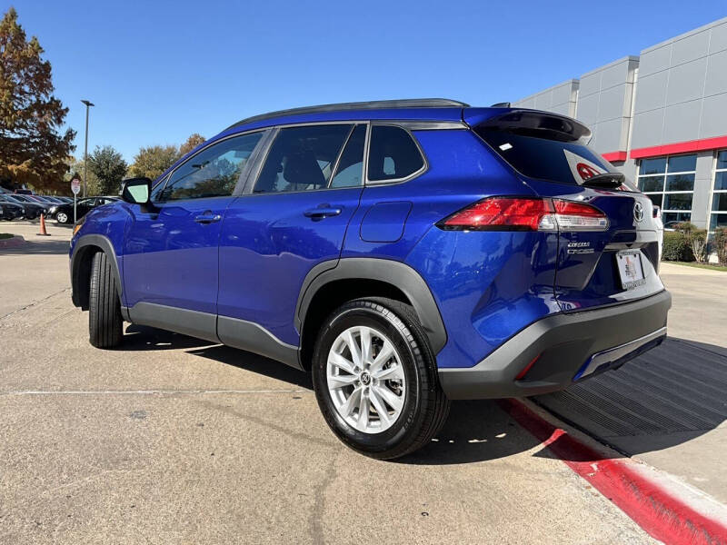 2025 Toyota Corolla Cross LE