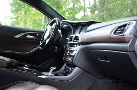 2017 Infiniti QX30 Premium