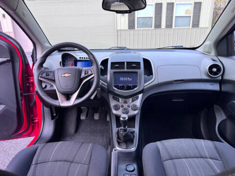 2016 Chevrolet Sonic LT Manual