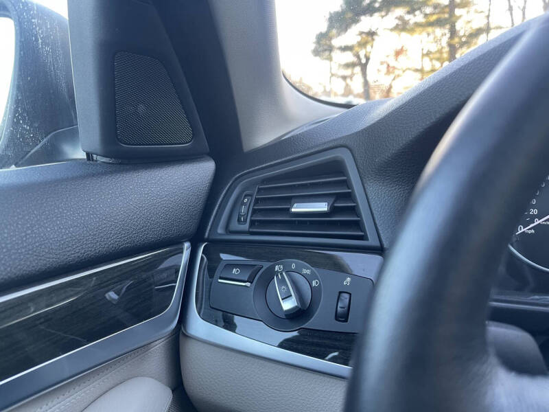 2012 BMW 5 Series 528i xDrive