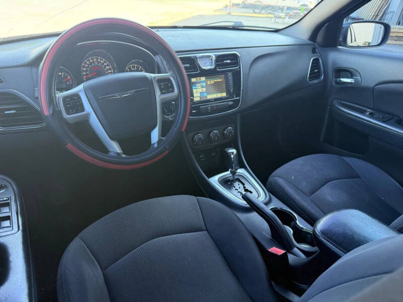 2013 Chrysler 200 Touring