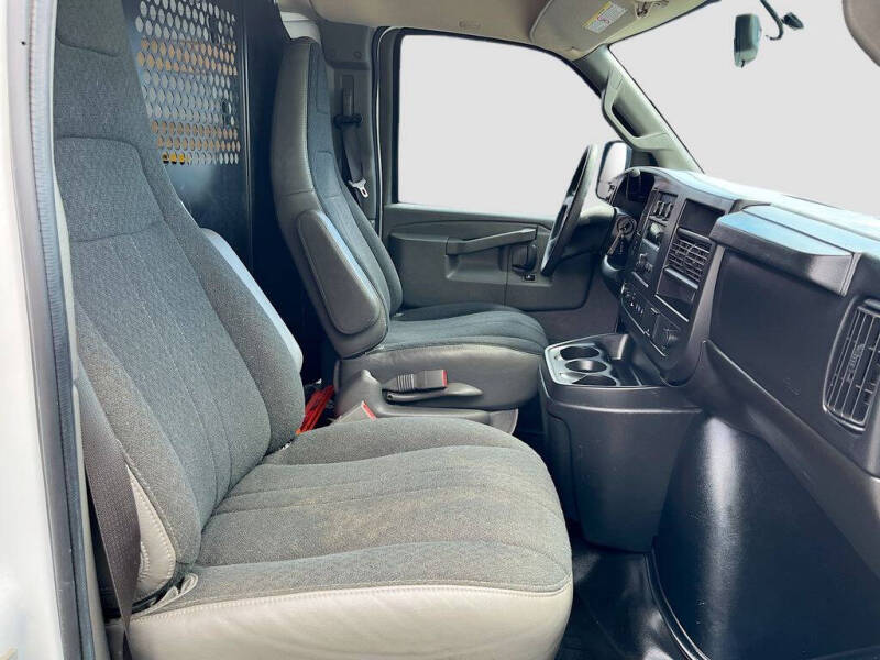 2023 Chevrolet Express 2500