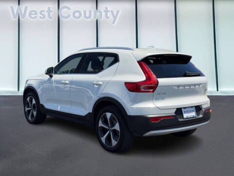 2025 Volvo XC40 B5 Plus Bright Theme
