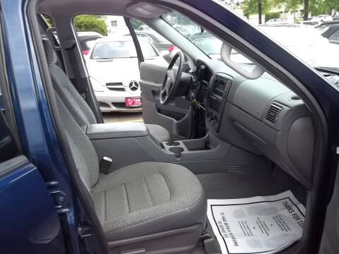 2004 Ford Explorer XLS