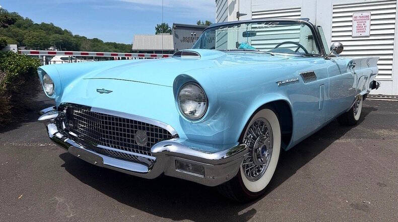 1957 Ford Thunderbird
