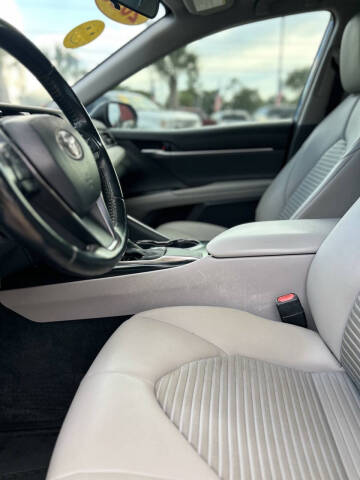 2020 Toyota Camry SE