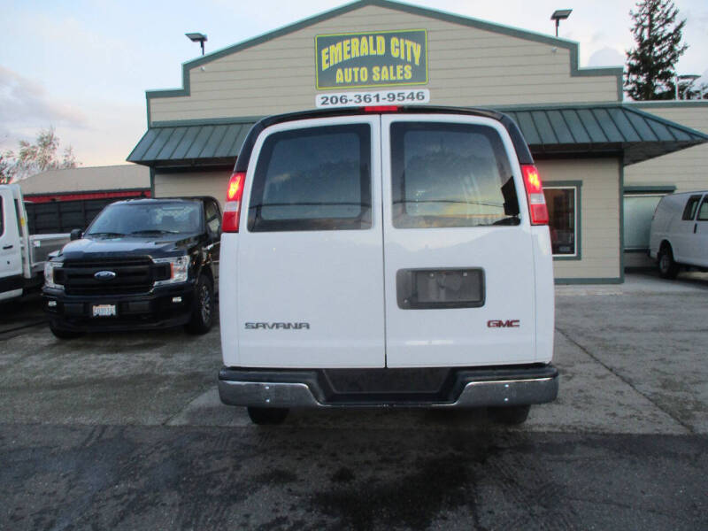 2022 GMC Savana 2500