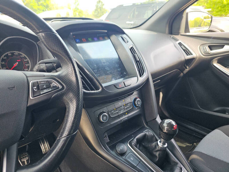 2018 Ford Focus ST
