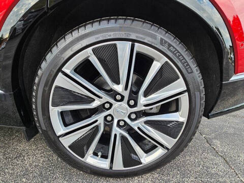 2024 Cadillac LYRIQ Luxury 3