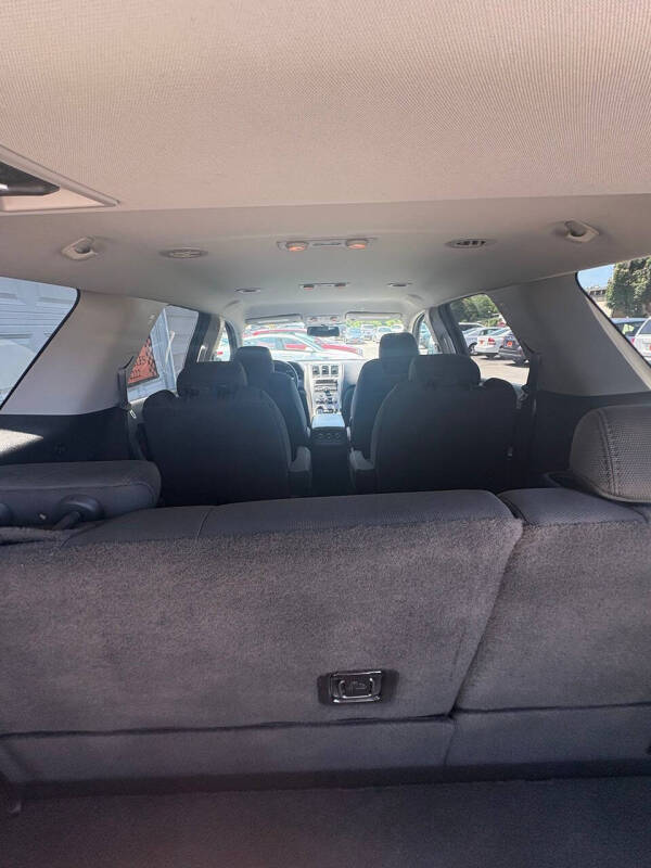 2011 GMC Acadia SLE