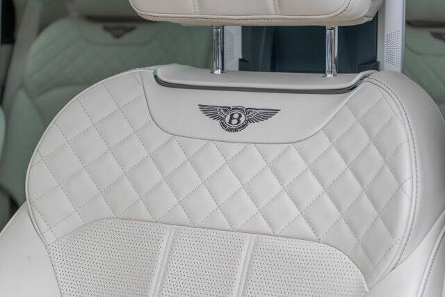 2017 Bentley Bentayga 15