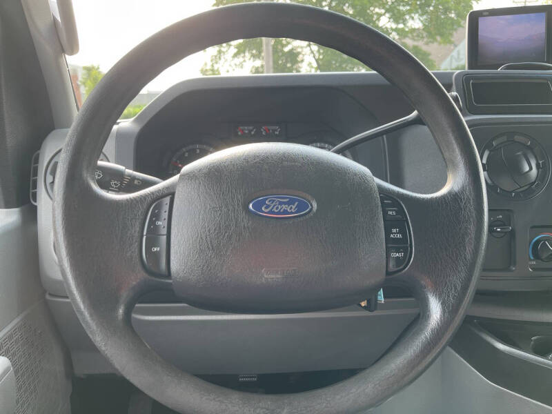 2010 Ford E-Series E-350 SD
